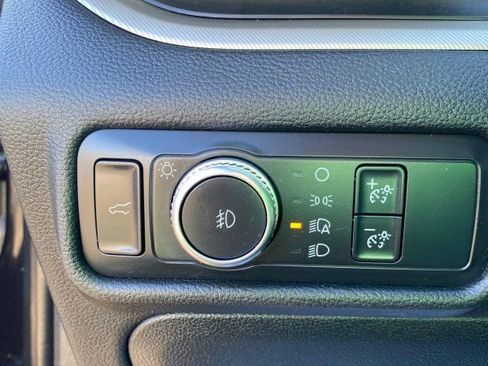 Used 2020 Ford Explorer XLT w/ Equipment Group 202A image 15