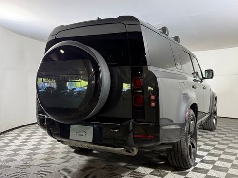 Used 2024 Land Rover Defender 130 X-Dynamic SE AWD/4WD image 9