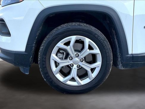 Used 2024 Jeep Compass Latitude AWD/4WD image 31