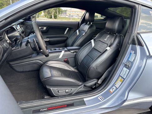 Used 2022 Ford Mustang Shelby GT500 w/ Technology Package RWD image 17