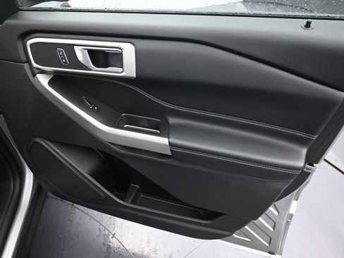 Certified 2023 Ford Explorer XLT w/ Equipment Group 202A image 34