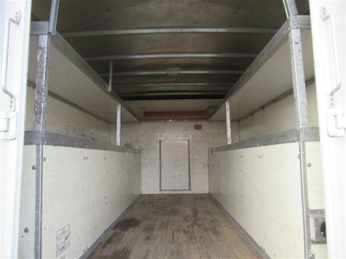 Used 2016 Chevrolet Express 3500 RWD image 9