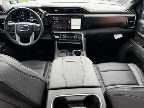 Used 2024 GMC Sierra 2500 Denali w/ Denali Reserve Package AWD/4WD image 13