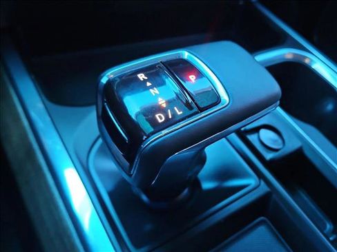 Used 2023 Chevrolet Silverado 1500 High Country w/ High Country Premium Package AWD/4WD image 18