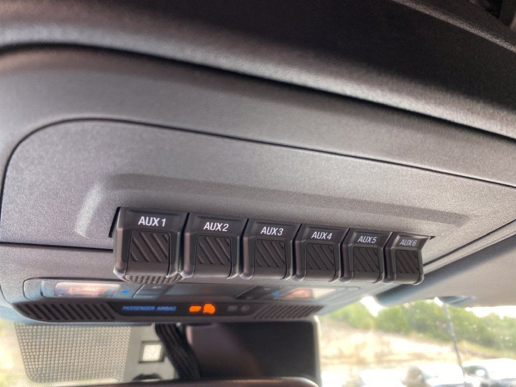 Used 2024 Ford Bronco Heritage Edition AWD/4WD image 34