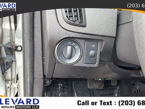 Used 2010 Ford Focus SE image 19