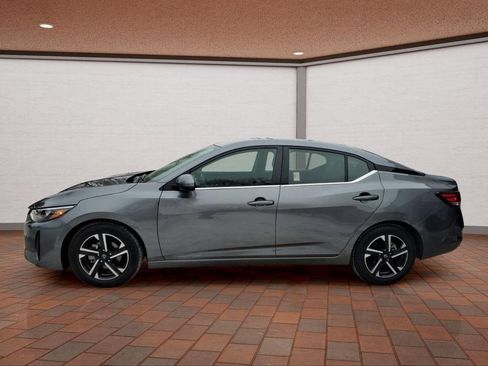 Used 2024 Nissan Sentra SV FWD image 2
