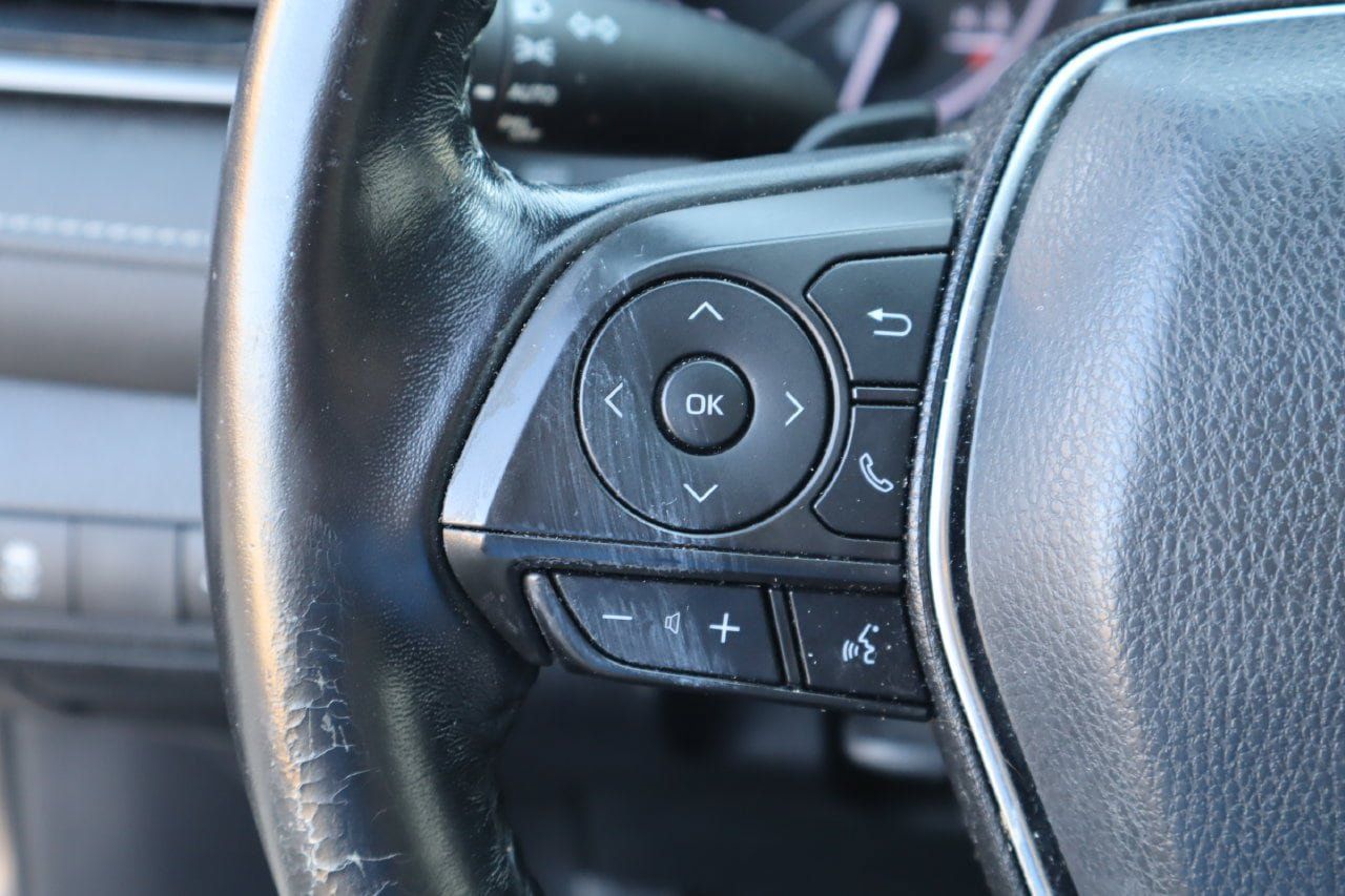 Used 2019 Toyota Camry SE FWD image 11