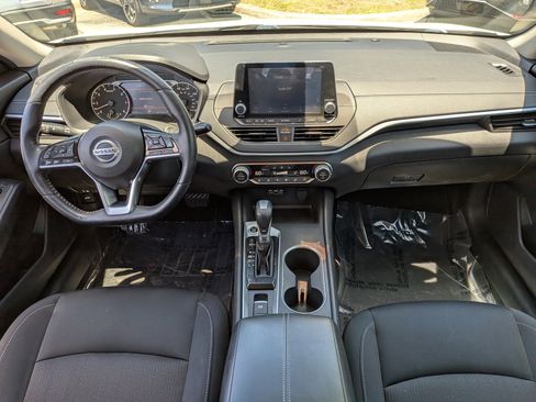 Used 2019 Nissan Altima 2.5 SV FWD image 15