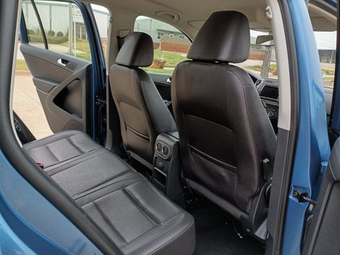 Used 2017 Volkswagen Tiguan S image 13