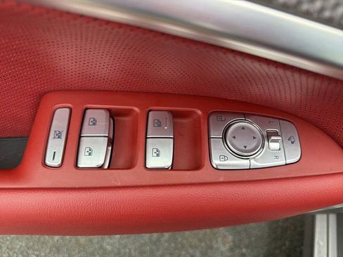 Used 2023 Genesis G70 2.0T w/ Sport Prestige Package image 17