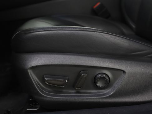 Used 2020 Toyota Avalon XLE image 21