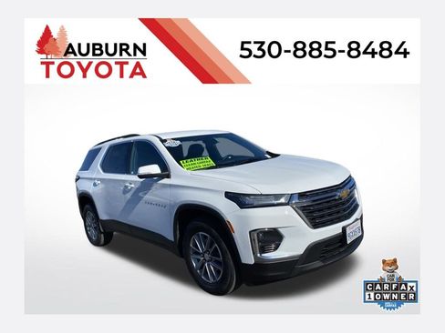 Used 2023 Chevrolet Traverse LT FWD image 1