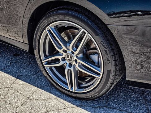Used 2018 Mercedes-Benz E 400 4MATIC Sedan image 9