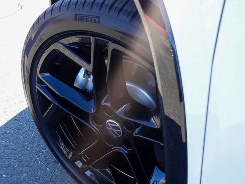 New 2026 Volkswagen Tiguan SE R-Line image 11