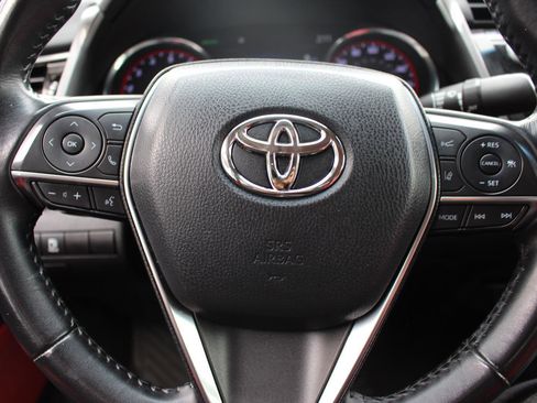 Used 2019 Toyota Camry XSE image 16