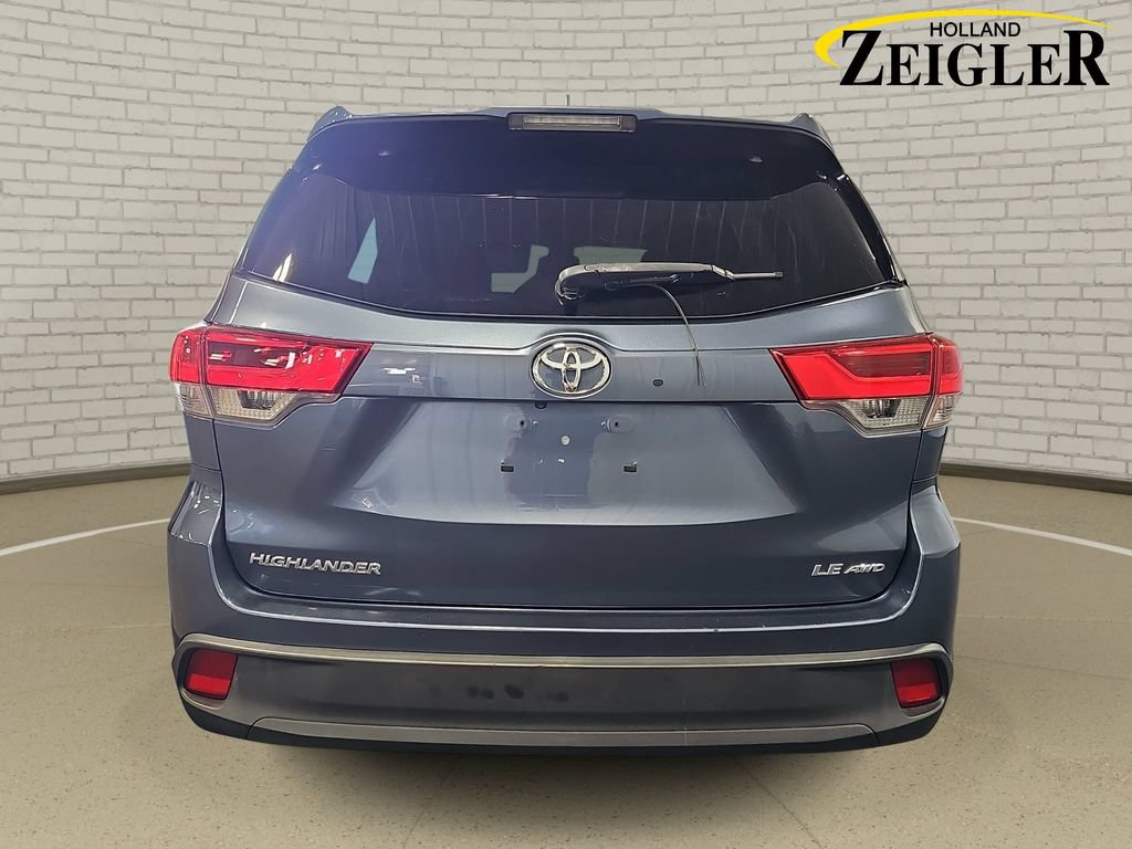 Used 2018 Toyota Highlander Plus w/ Carpet Mat Package (TMS) AWD/4WD image 6