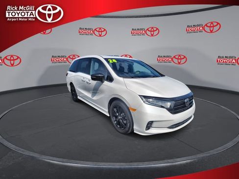 Used 2024 Honda Odyssey Sport image 2