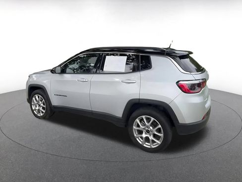 Used 2025 Jeep Compass Limited AWD/4WD image 10