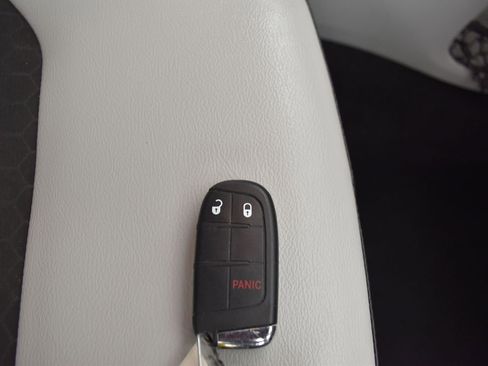 Used 2021 Jeep Compass Latitude w/ Convenience Group AWD/4WD image 27