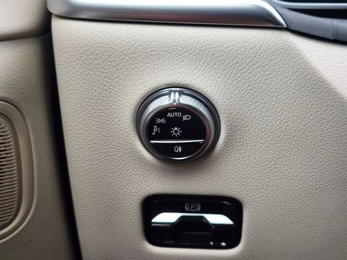 Certified 2025 Mercedes-Benz GLC 300 4MATIC image 25