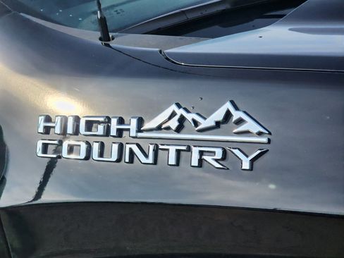 Used 2025 Chevrolet Silverado 1500 High Country w/ Technology Package image 8