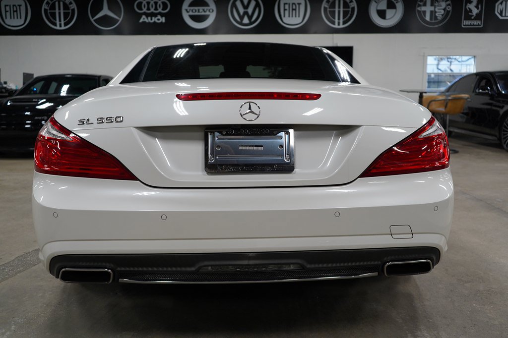 Used 2016 Mercedes-Benz SL 550 w/ Driver Assistance Package image 4