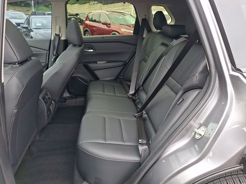 Certified 2024 Nissan Rogue SV w/ SV Premium Package AWD/4WD image 10