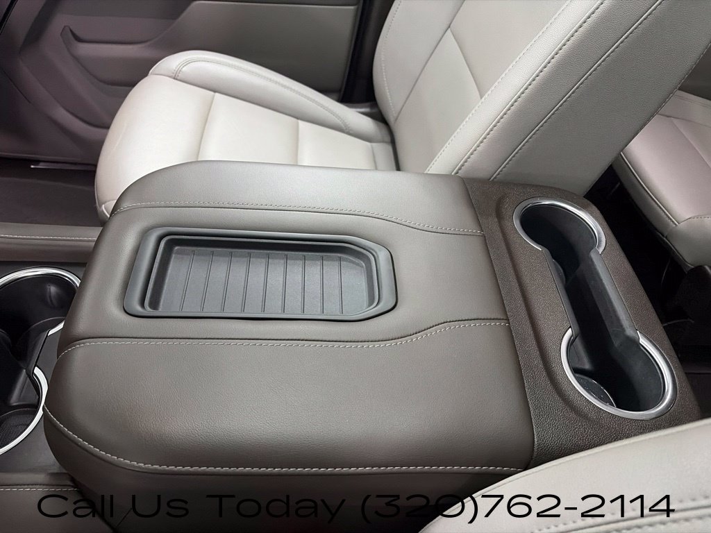 Used 2024 Chevrolet Tahoe Z71 w/ Luxury Package AWD/4WD image 20