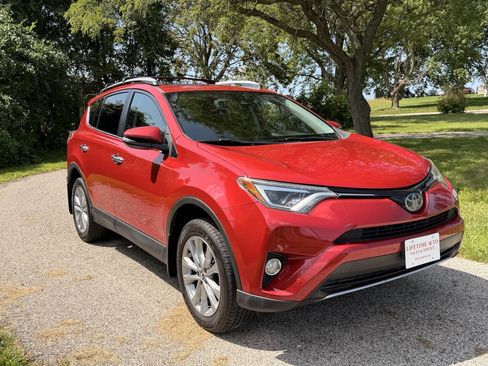 Used 2017 Toyota RAV4 Limited AWD/4WD image 7