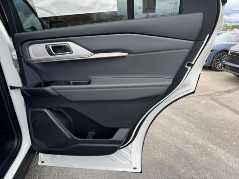 New 2026 Ford Explorer Active w/ Active Comfort Package image 27