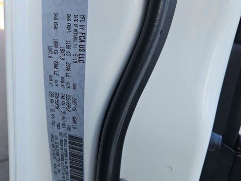 Used 2019 Jeep Compass Limited image 29