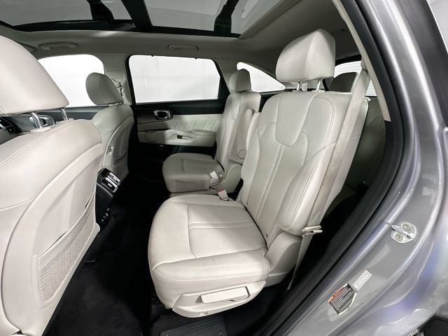 Used 2023 Kia Sorento SX Prestige w/ Panoramic Sunroof Package AWD/4WD image 4