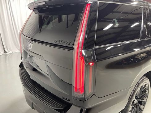 Used 2026 Cadillac Escalade Platinum Sport w/ LPO, ONYX Package AWD/4WD image 13