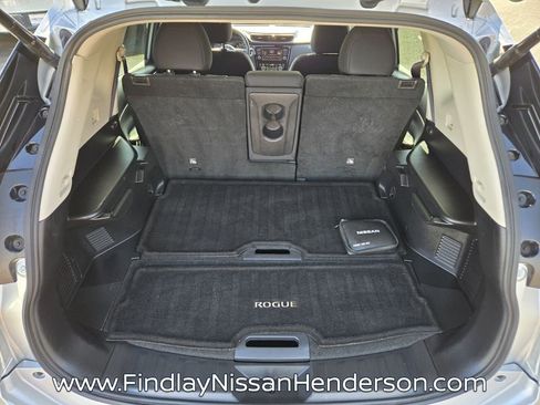 Used 2020 Nissan Rogue SV FWD image 13