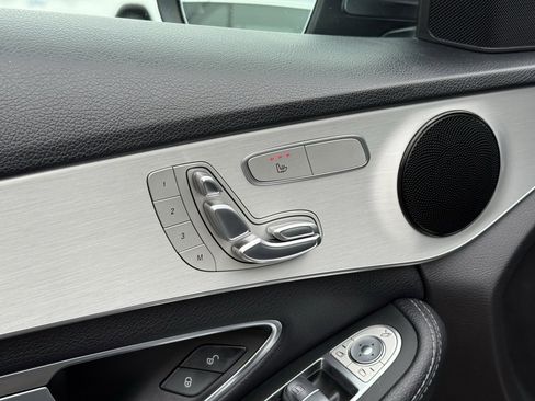 Used 2020 Mercedes-Benz C 300 Sedan image 4