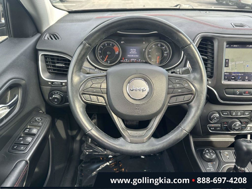 Used 2019 Jeep Cherokee Trailhawk w/ Comfort/Convenience Group AWD/4WD image 13