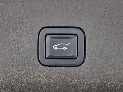 Used 2021 Cadillac Escalade Sport w/ Driver Assist Tech Package AWD/4WD image 29