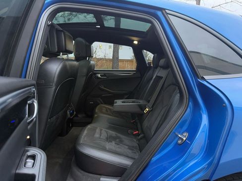 Used 2018 Porsche Macan AWD/4WD image 17