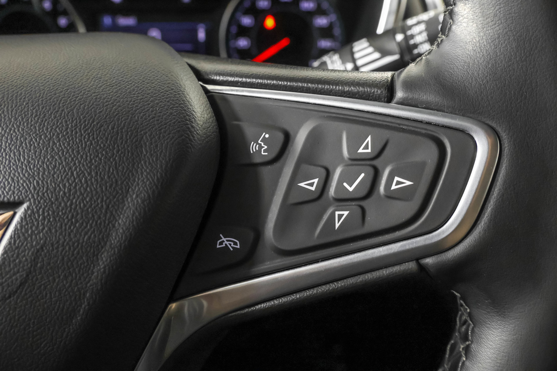 Used 2023 Chevrolet Equinox LT w/ Driver Convenience Package AWD/4WD image 28