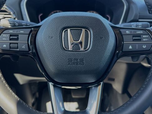 New 2025 Honda Pilot Touring image 16