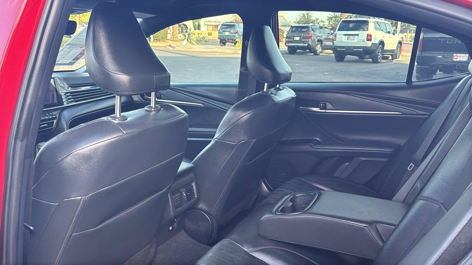 Used 2025 Toyota Camry XSE FWD image 31
