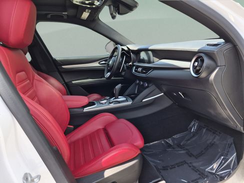 Used 2023 Alfa Romeo Stelvio Veloce AWD/4WD image 21