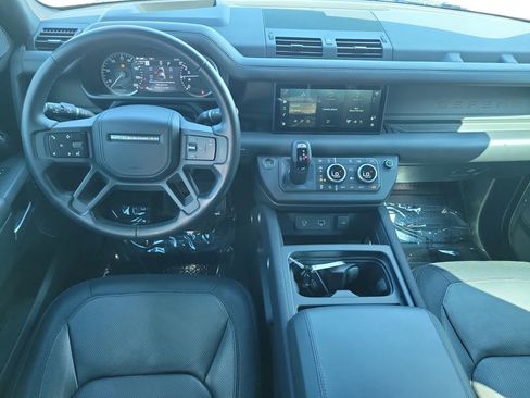 Used 2023 Land Rover Defender 110 X-Dynamic SE AWD/4WD image 17