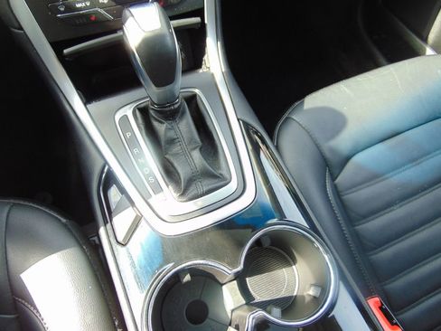 Used 2016 Ford Edge SEL w/ Equipment Group 201A AWD/4WD image 18
