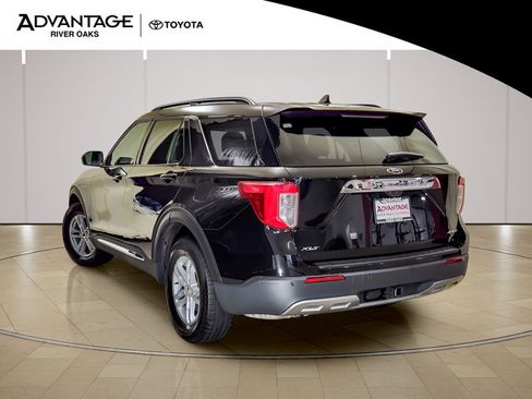 Used 2024 Ford Explorer XLT w/ Equipment Group 202A AWD/4WD image 4