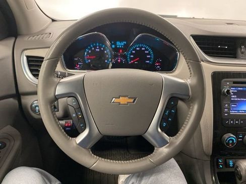 Used 2017 Chevrolet Traverse LT image 14