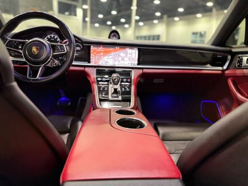 Used 2018 Porsche Panamera 4S image 44