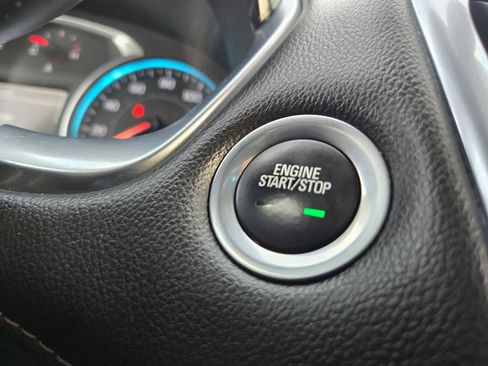 Used 2019 Chevrolet Traverse LT image 24