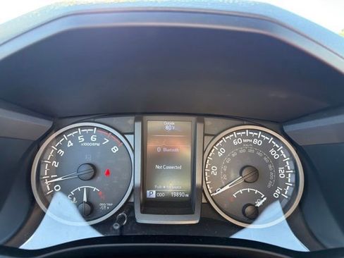 Certified 2019 Toyota Tacoma TRD Sport w/ Technology Package AWD/4WD image 16